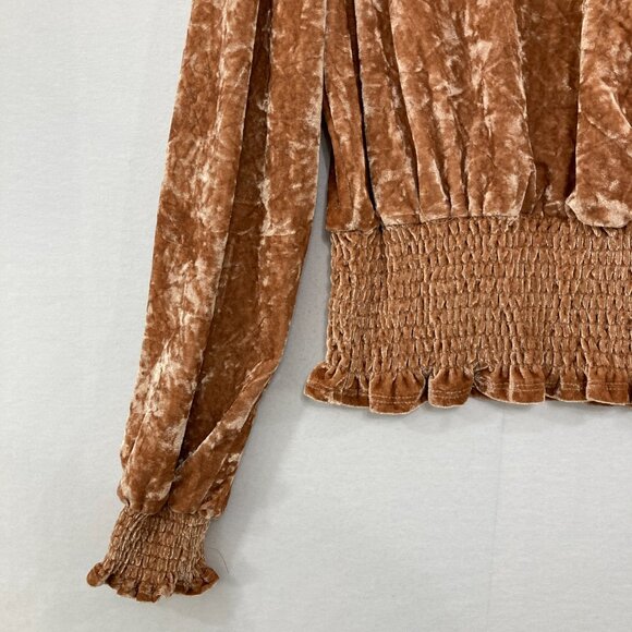 New Selfie size XL Surplice Smocked Balloon-sleeve Velvet Top In Macchiato - Picture 6 of 11